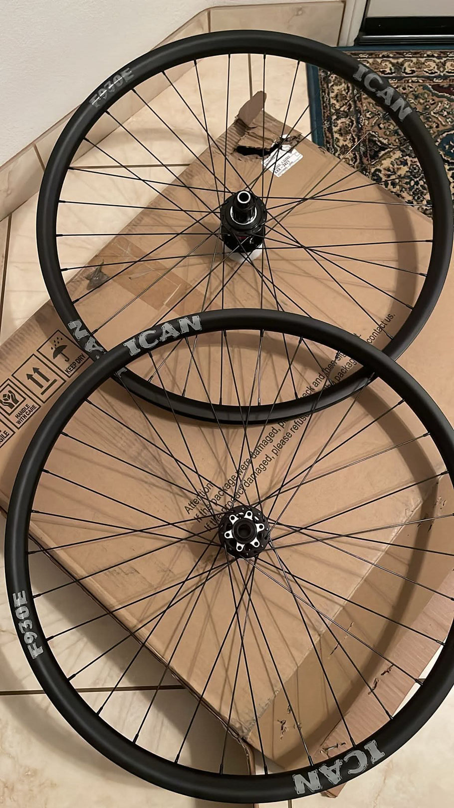Secondhand bike wheels,frame for sale in USA ICAN Cycling