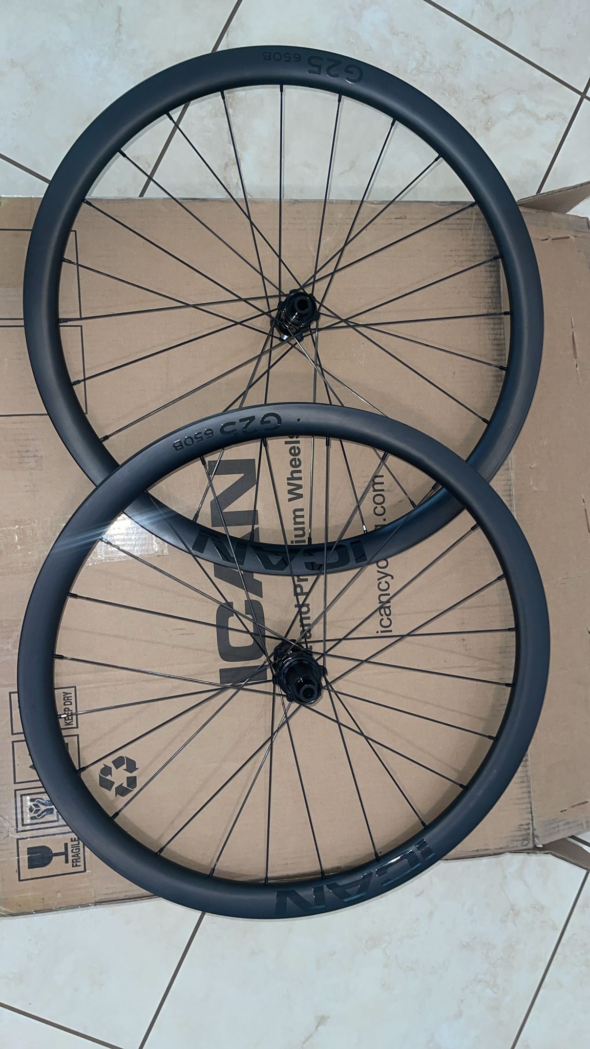650B G25 US (Almacén de EE. UU. - Usado/De segunda mano)