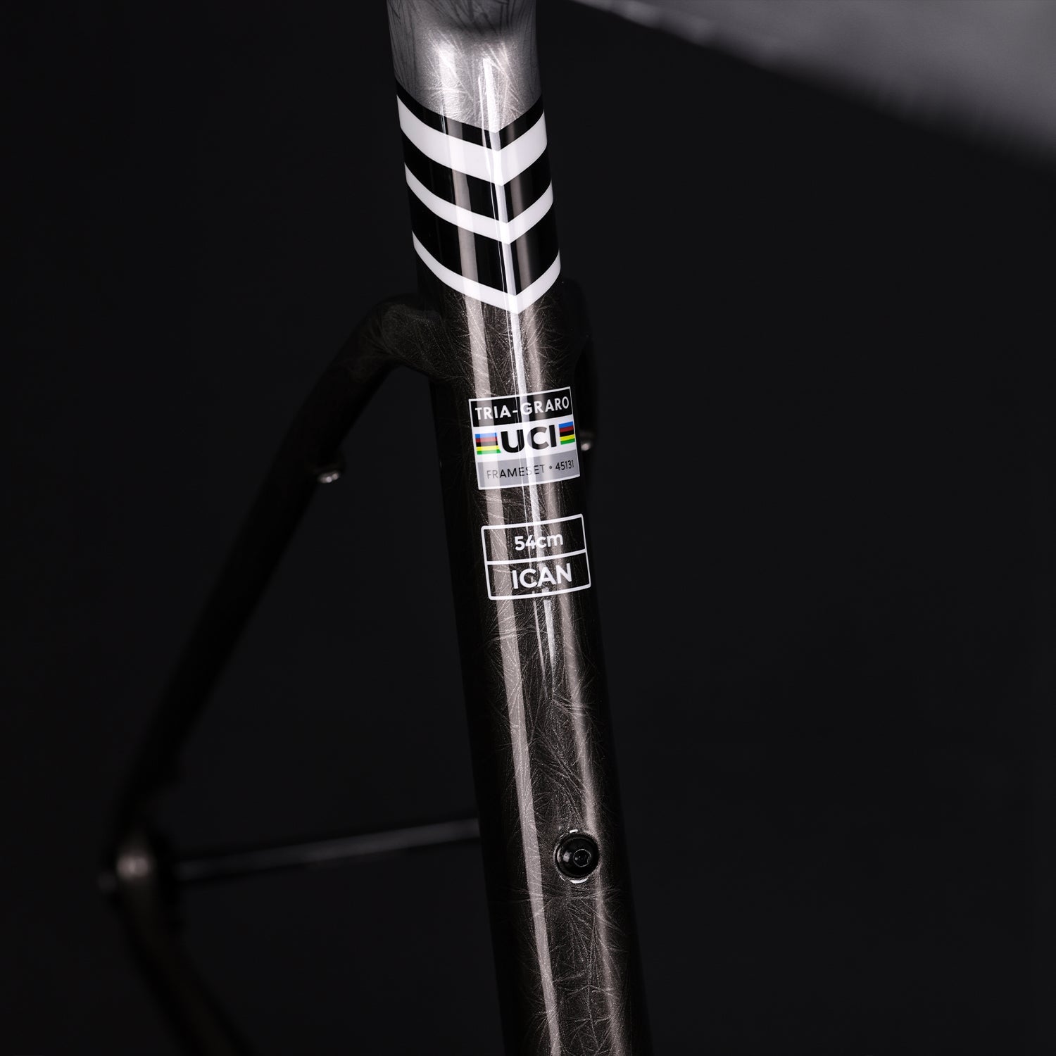 ICAN Graro gravel bike frame in ice crack paintjob